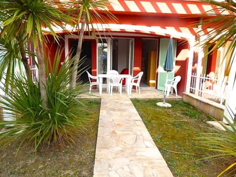 S011 - Sirolo, nuovo trilocale con giardino Apartment in Sirolo