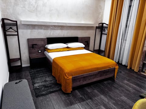 Bed, Photo of the whole room, Bedroom, City view