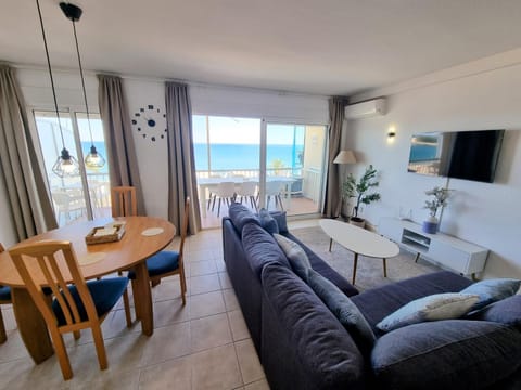 TV and multimedia, Living room, Dining area