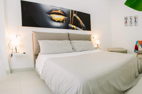 Bed, Photo of the whole room, Decorative detail, Bedroom