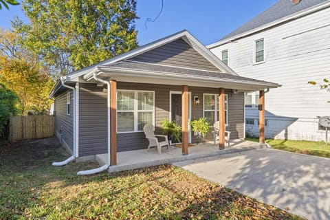 The Luxe Hot Tub Playground 12 Min to Horse Park House in Georgetown