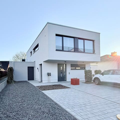 Property building, Day, Parking