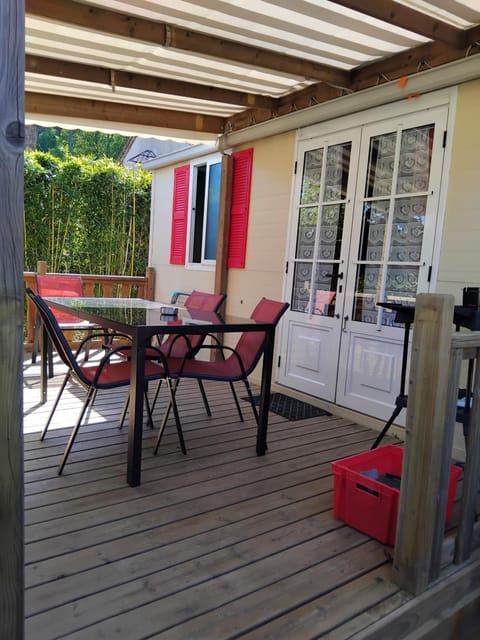 Balcony/Terrace, Internal: Not applicable to any particular room