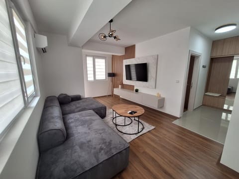 Communal lounge/ TV room, TV and multimedia, Living room