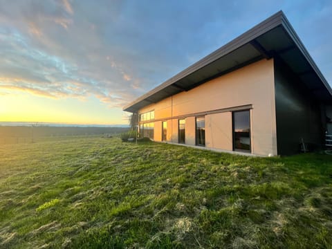 Property building, Natural landscape, Garden, Garden, Garden view, Sunset