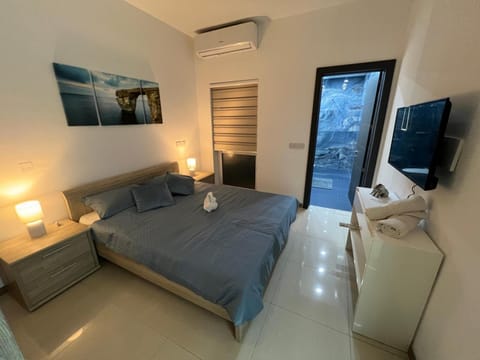 Photo of the whole room, Bedroom, air conditioner