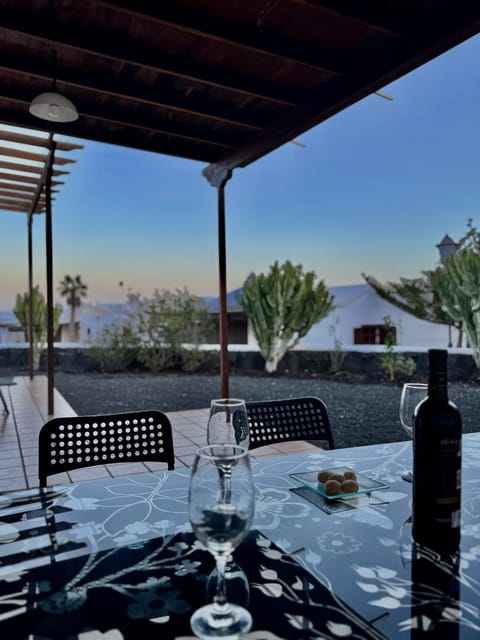 Day, Natural landscape, View (from property/room), Balcony/Terrace, Dining area