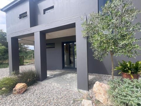Property building, Day, Garden, Garden view