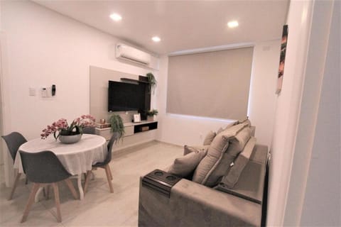 TV and multimedia, Living room, Seating area, Dining area, air conditioner