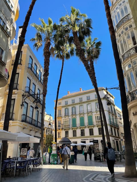 Nearby landmark, Neighbourhood, Natural landscape, City view, Street view