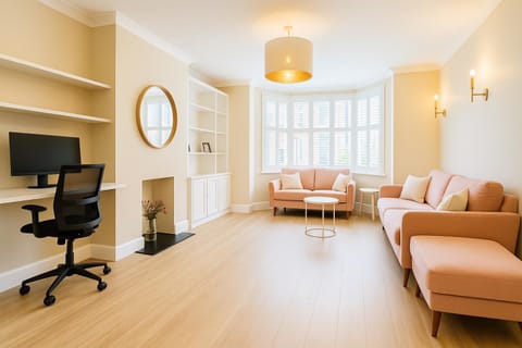 Stunning 5 bed house in enviable location House in Bath