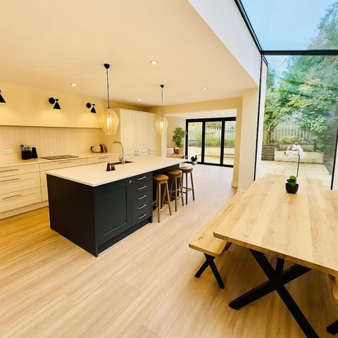 Stunning 5 bed house in enviable location House in Bath