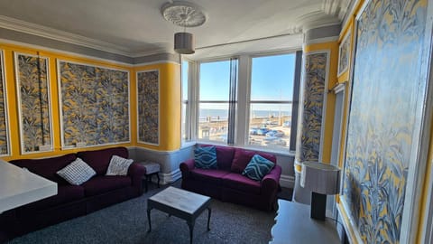 Communal lounge/ TV room, Photo of the whole room