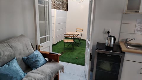 Kenwyn Micro Cottage Apartment in Cape Town