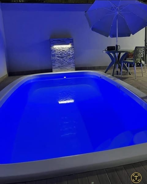Pool view, Swimming pool, sunbed