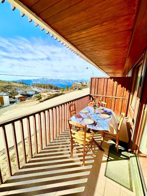Patio, Day, Natural landscape, View (from property/room), Balcony/Terrace, Dining area