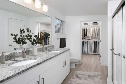 Shower, Bathroom, towels