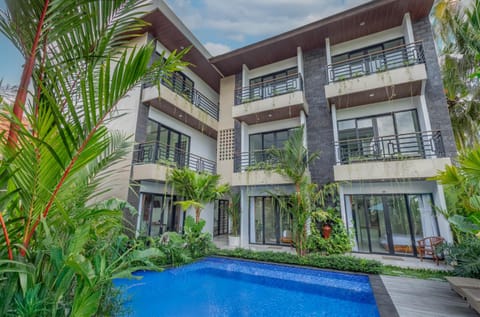 Property building, Pool view, Swimming pool