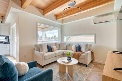 Stay Portland - Alberta Arts - 3BR - Local Eats & Modern Design House in Portland
