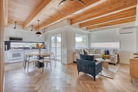 Stay Portland - Alberta Arts - 3BR - Local Eats & Modern Design House in Portland