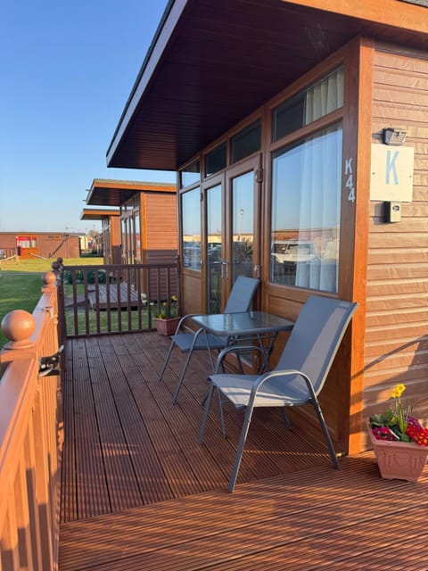 K44 Mablethorpe Chalet Park- Dog Friendly Chalet in Mablethorpe