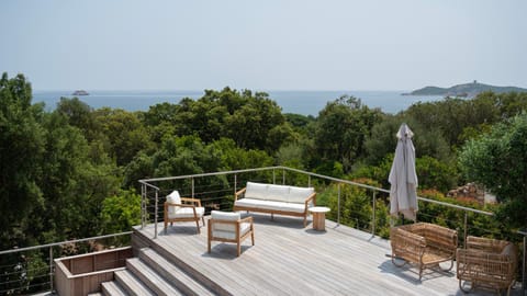 Villa avec piscine et vue mer à 230m de la plage Villa in Zonza