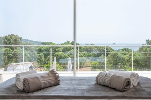 Villa avec piscine et vue mer à 230m de la plage Villa in Zonza