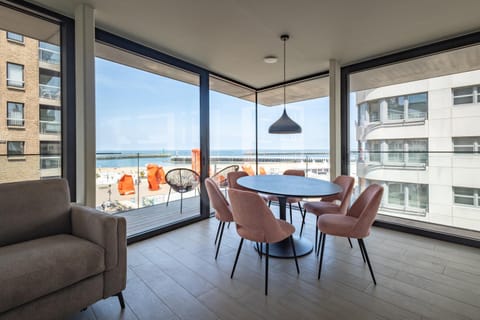 Day, Balcony/Terrace, Living room, Seating area, Dining area, Sea view