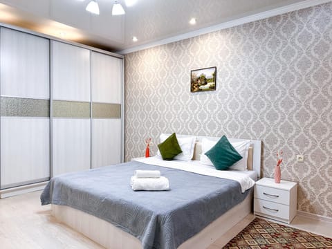 Bed, Photo of the whole room, Bedroom, towels, wardrobe