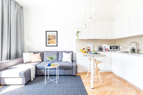 Kitchen or kitchenette, Seating area, Dining area, Bedroom