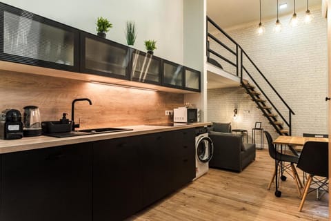 Dining area, kitchen