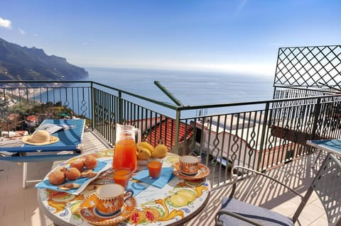 Natural landscape, View (from property/room), Balcony/Terrace, Sea view, Drinks