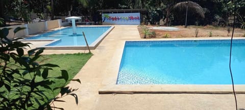 Property building, Day, Pool view, Swimming pool, Breakfast