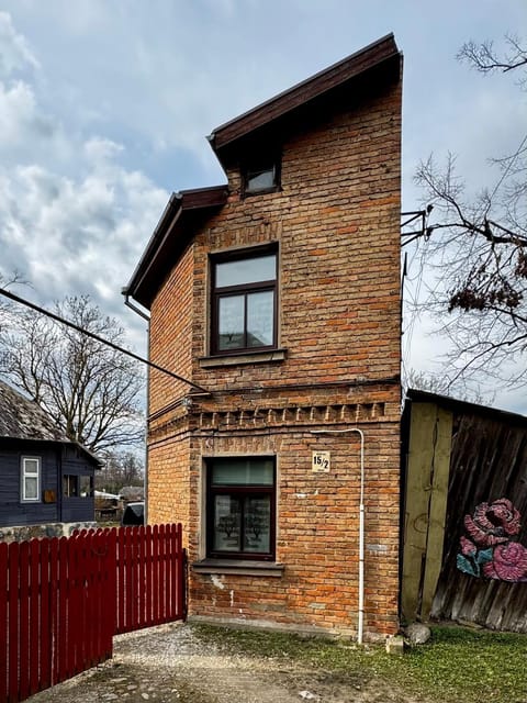 Property building, Day