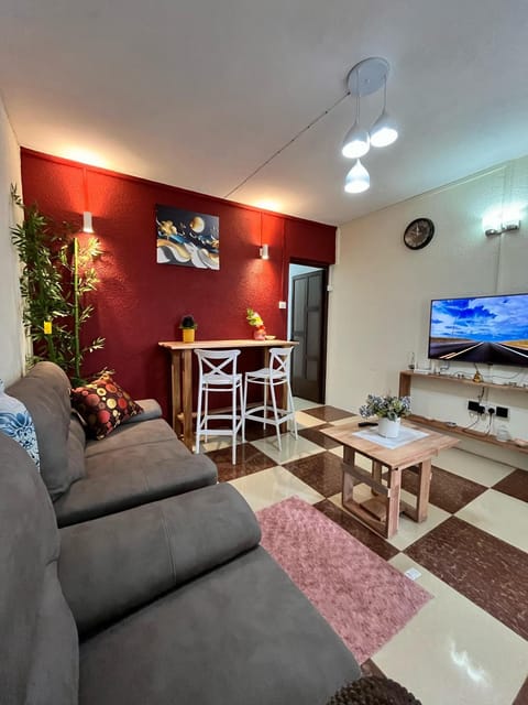 Communal lounge/ TV room, TV and multimedia, Living room, Seating area, Dining area