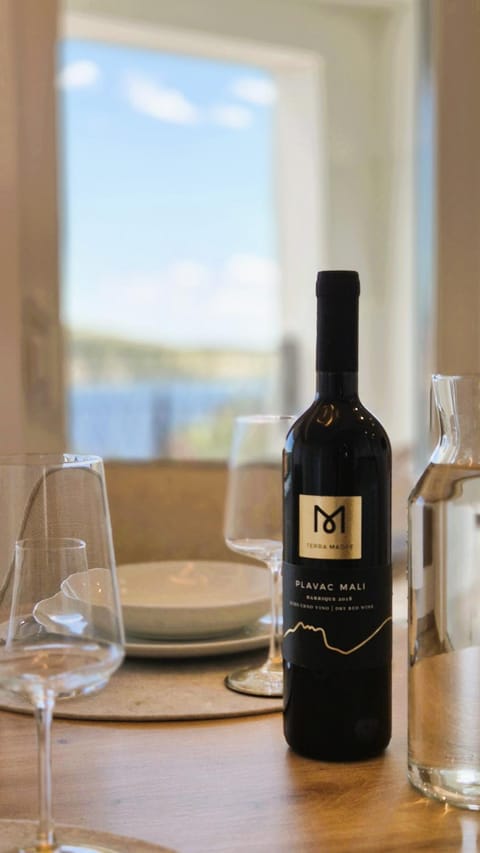 Dining area, Food, Sea view