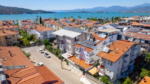 Property building, Day, Bird's eye view, City view, Sea view, Street view, Location