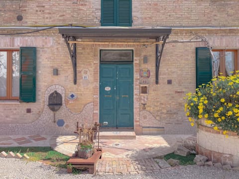 Property building, Facade/entrance