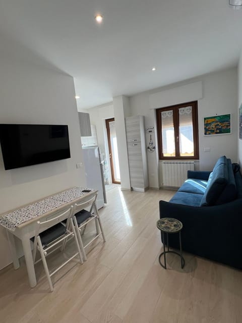 TV and multimedia, Living room, Dining area