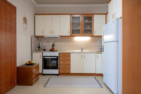 Kitchen or kitchenette, oven, stove