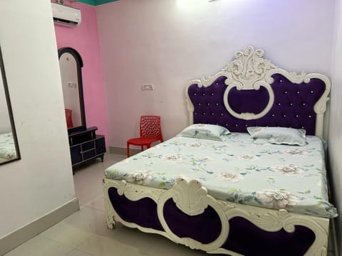 Bedroom, air conditioner