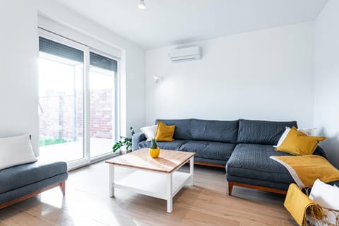 Living room, Seating area, air conditioner