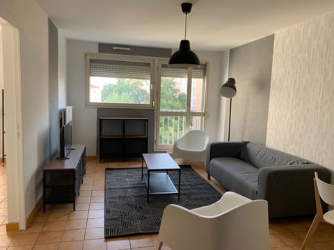 Communal lounge/ TV room, TV and multimedia, Living room, Seating area