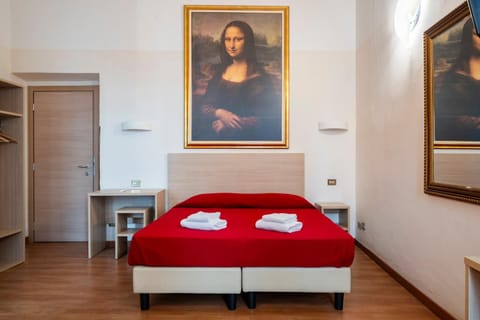 Bed, Photo of the whole room, Decorative detail, Bedroom, towels