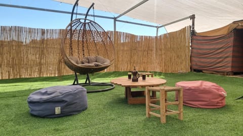 Day, Garden, Seating area, Garden view