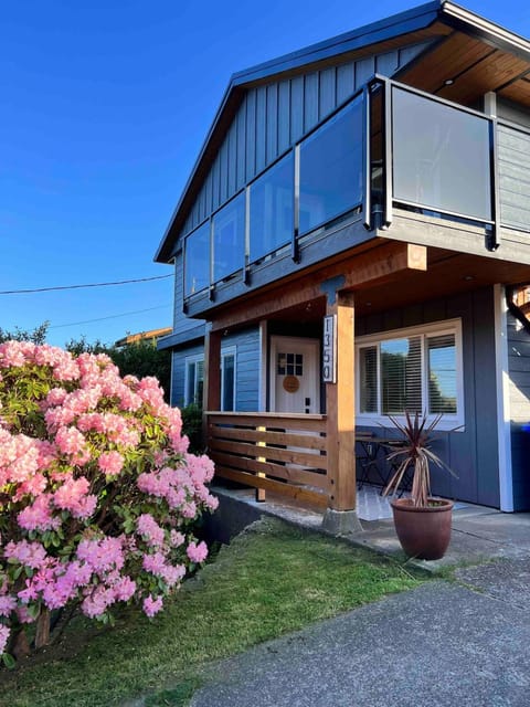 Coastal Suite - Harbourview in Ucluelet Apartment in Ucluelet