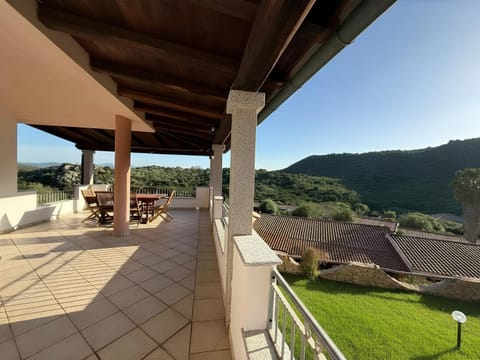 Property building, Day, Garden, View (from property/room), Balcony/Terrace, Dining area, Garden view, Garden view