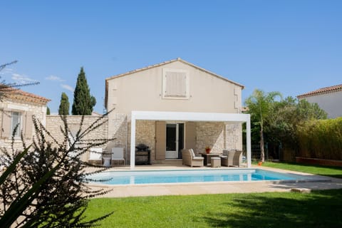 Le domaine de Mika & Nina House in Arles