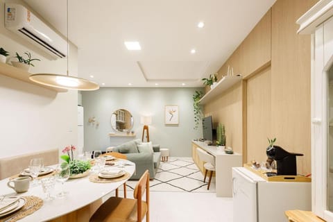 Living room, Seating area, Dining area, minibar, air conditioner