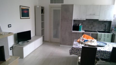 Communal lounge/ TV room, Kitchen or kitchenette